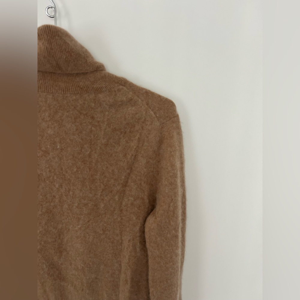 Banana Republic 100% cashmere turtleneck sweater - Picture 8 of 8